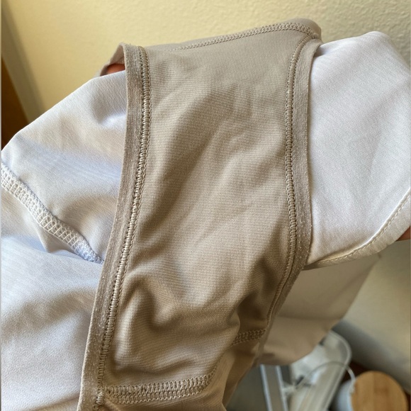 EUC Lululemon Tracker Low-Rise Lined Short 4" in White (Size:12) - Picture 12 of 14